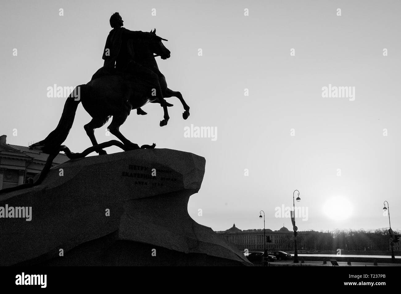 Denkmal für Peter den Großen in St. Petersburg. Stilisierung zu Schwarz und Weiß. "Der Bronzene Reiter' Stockfoto