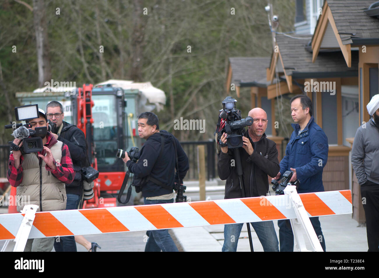 Fernsehkameramen und Ausrüstung in Maple Ridge für eine Medienveranstaltung. Der kanadische Premierminister Justin Trudeau spricht über bezahlbaren Wohnraum. Stockfoto