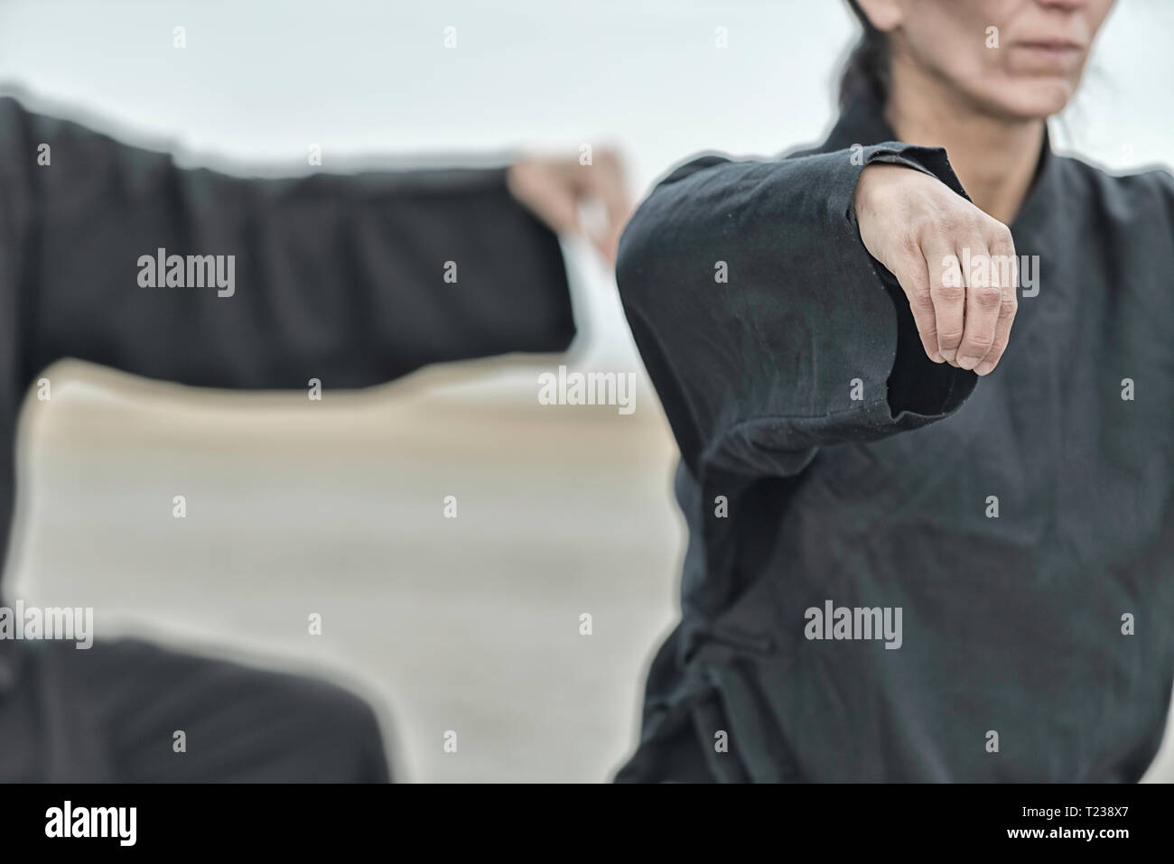 Qi Gong Übung, Hand im Fokus. Stockfoto