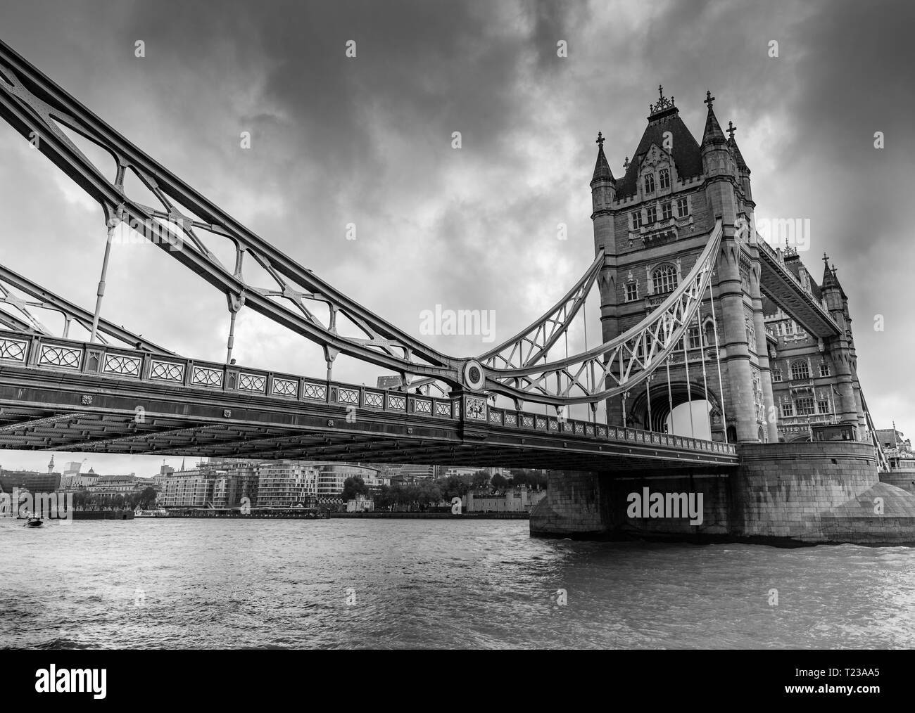 Ein Blick auf die Tower Bridge in London. Stockfoto