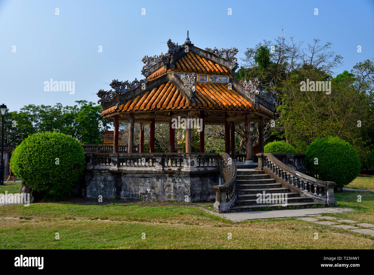 Traditionelle vietnamesische Pavillon in der Verbotenen Stadt, Hue, Vietnam. Stockfoto
