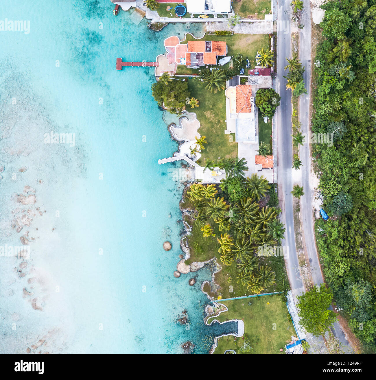 Mexiko, Yucatan, Quintana Roo, Lagune von Bacalar, drone Bild Stockfoto