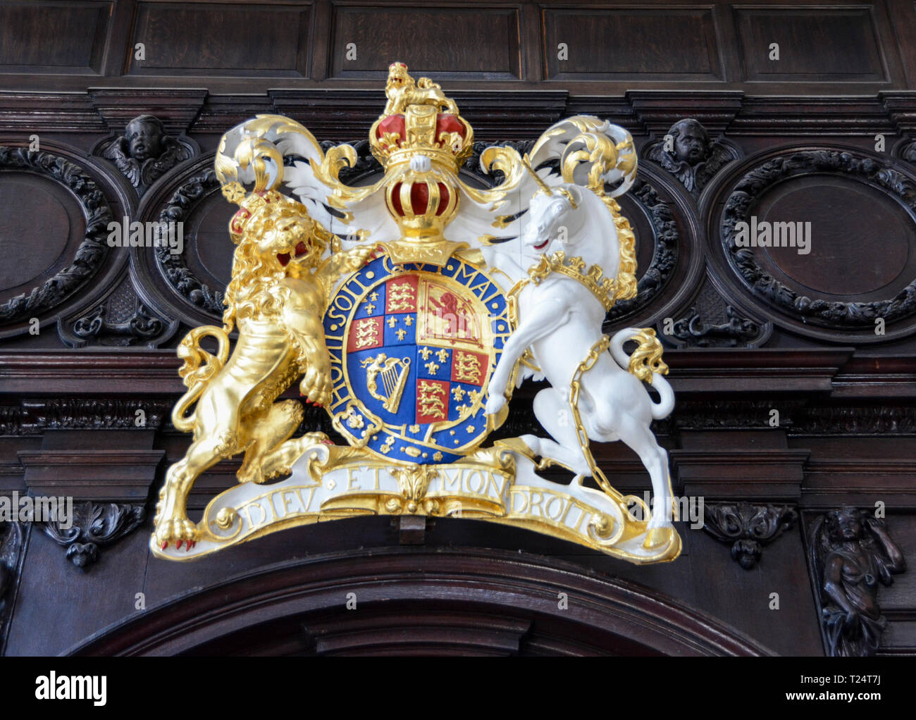 Die Königliche Waffen und der Löwe und Einhorn in St Mary, Abchurch Abchurch Lane, London, EC4, UK Stockfoto