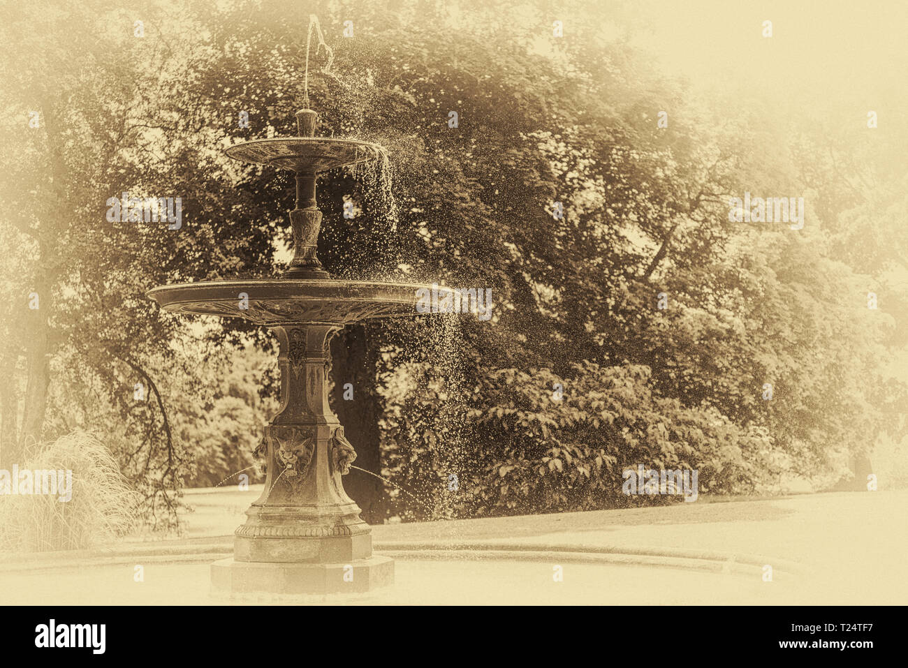 Archivierung und historischen Brunnen im öffentlichen Park (Vintage Effekt). Stockfoto