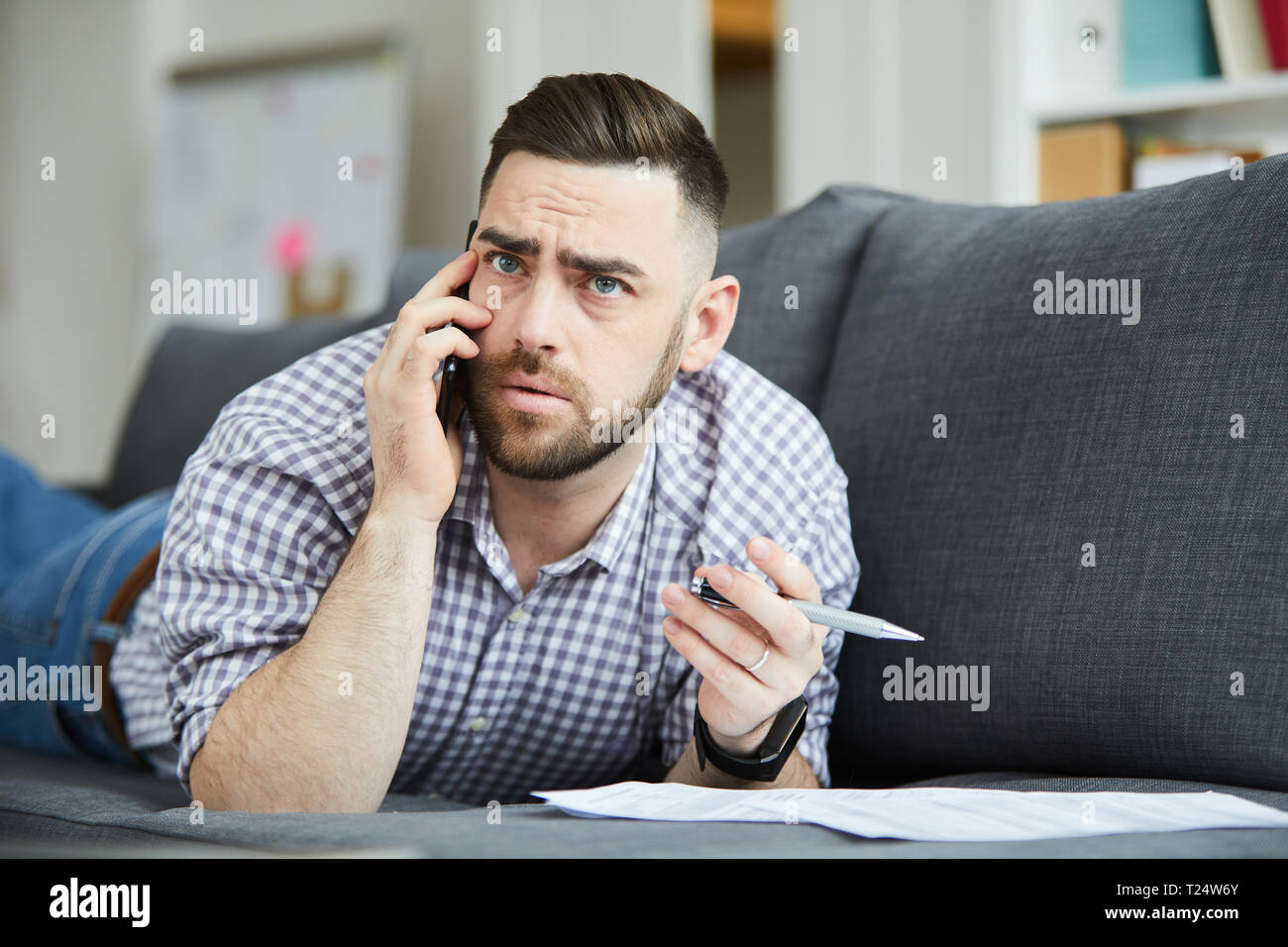 Aufmerksam zuhören Stockfoto