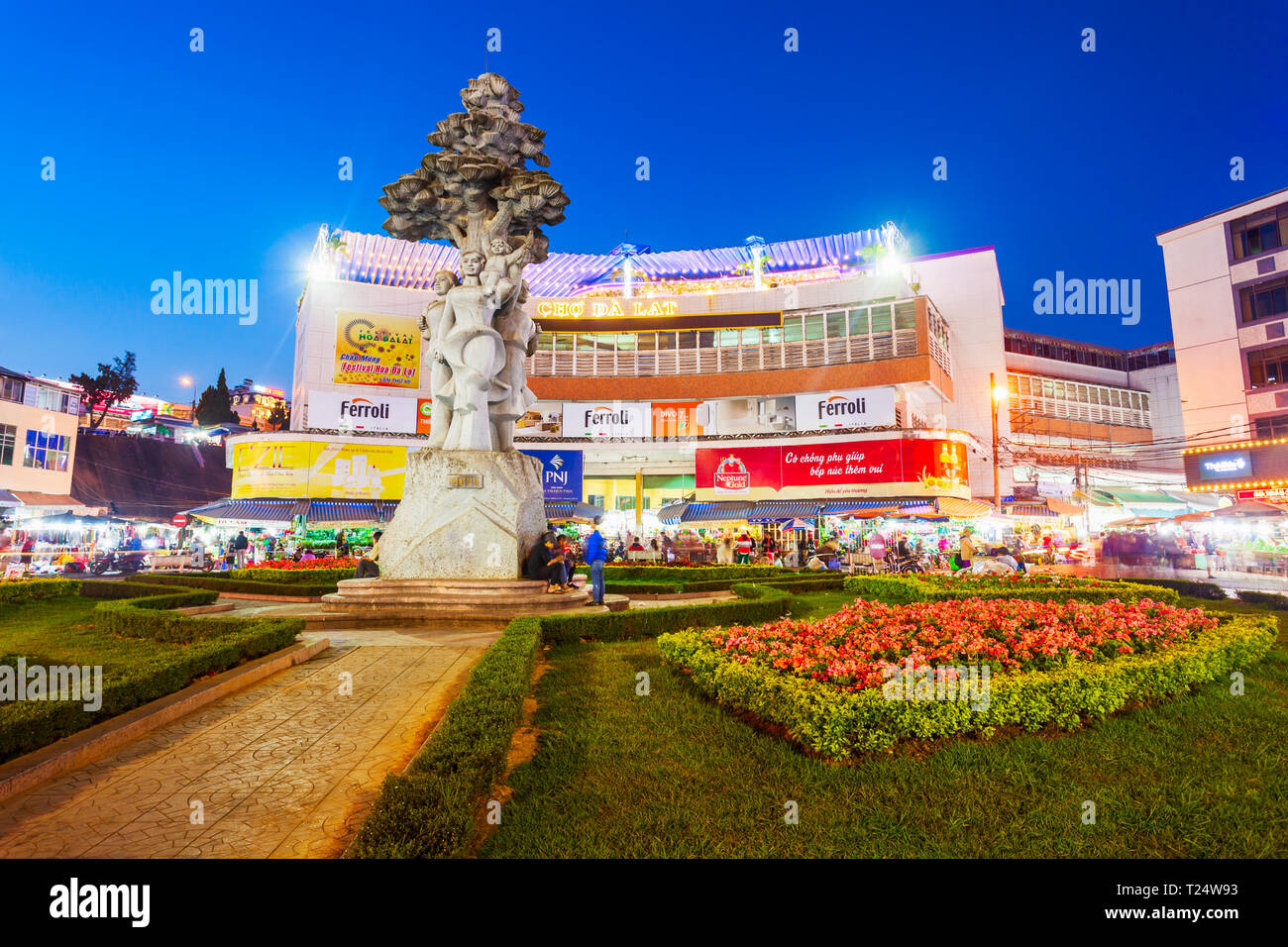 DALAT, VIETNAM - 11. MÄRZ 2018: Da Lat Center Markt in Dalat City in Vietnam. Stockfoto