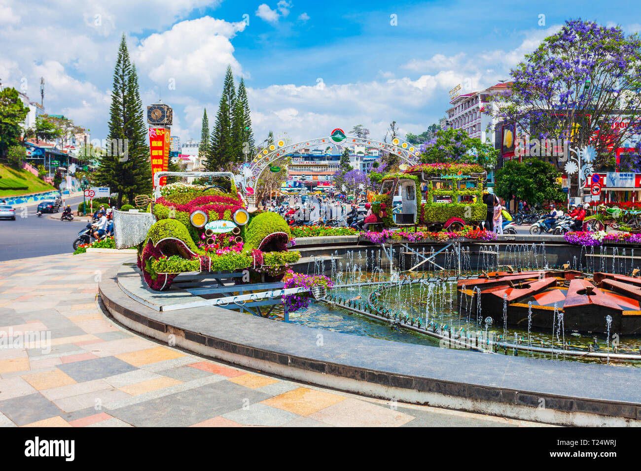 DALAT, VIETNAM - 13. MÄRZ 2018: Brunnen in Dalat city centre in Vietnam. Stockfoto