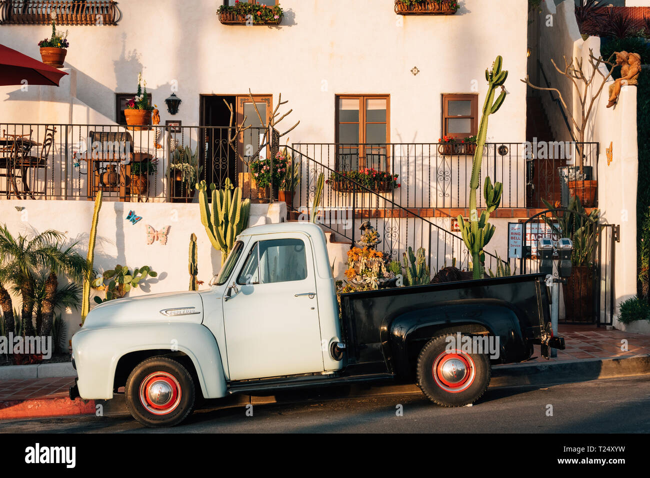 Alter Ford F100 Truck in San Clemente, Kalifornien Stockfoto