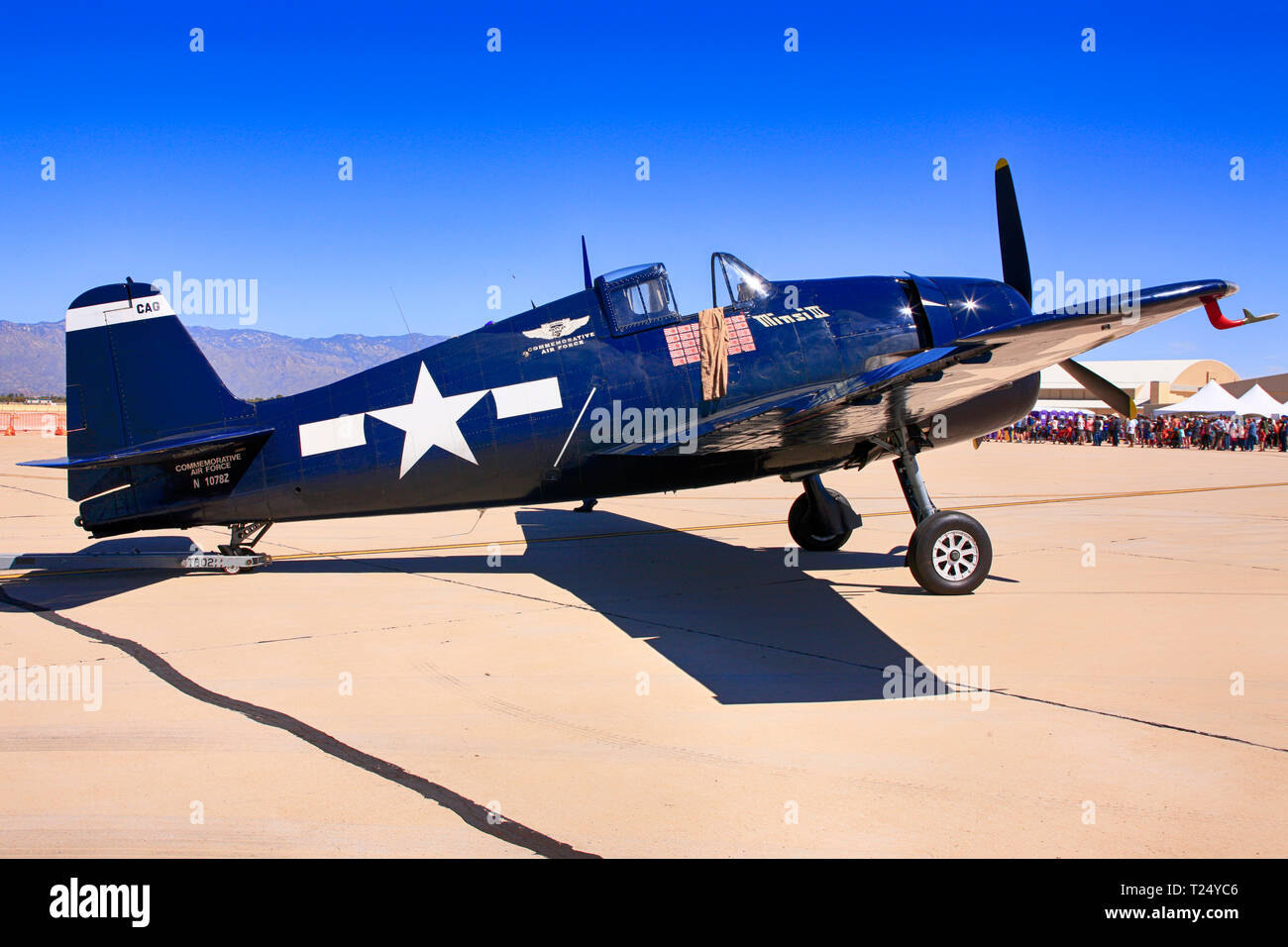 Ein WW2 USN Grumman F6F Hellcat Jagdflugzeug im Tucson Airshow in Arizona Stockfoto