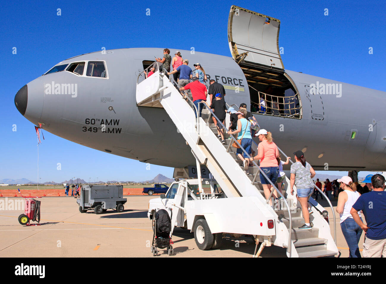 McDonnel Duglas KC-10 Troop Transport Der 521St Air Mobility Command bei Davis Monthan AFB-in Tucson AZ Stockfoto McDonnel Duglas KC-10 Troop Transport Der 521St Air Mobility Command bei Davis Monthan AFB-in Tucson AZ Stockfoto