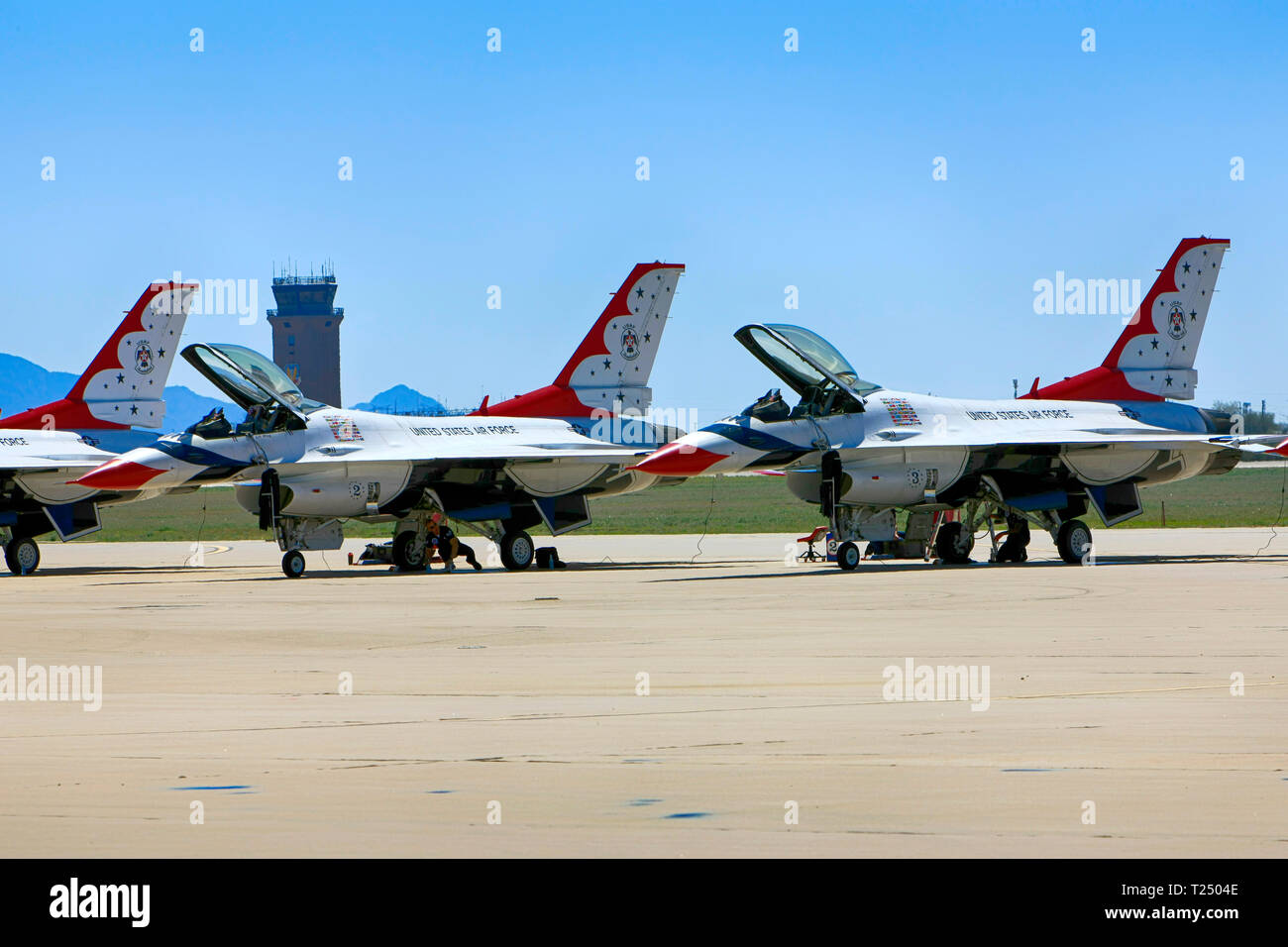 F-16 Kampfflugzeuge der USAF Thunderbird display Team in Davis-Monthan AFB Airshow in Tucson AZ Stockfoto