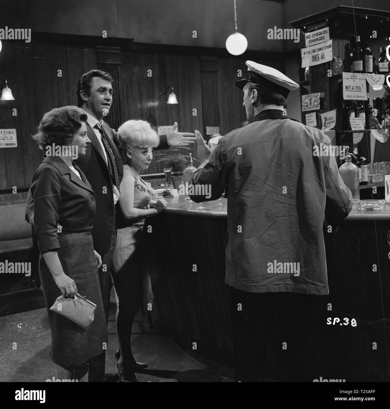 Spatzen können nicht singen (1962) James Booth, Barbara Windsor, Avis Bunnage, George Sewell, Datum: 1962 Stockfoto