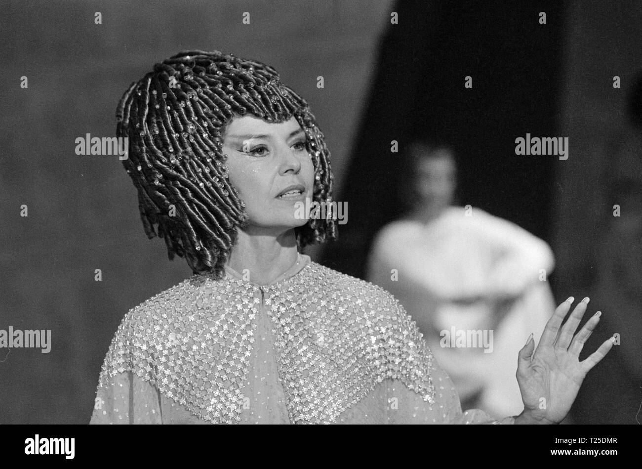 Warlords of Atlantis (1978) Cyd Charisse, Datum: 1978 Stockfoto