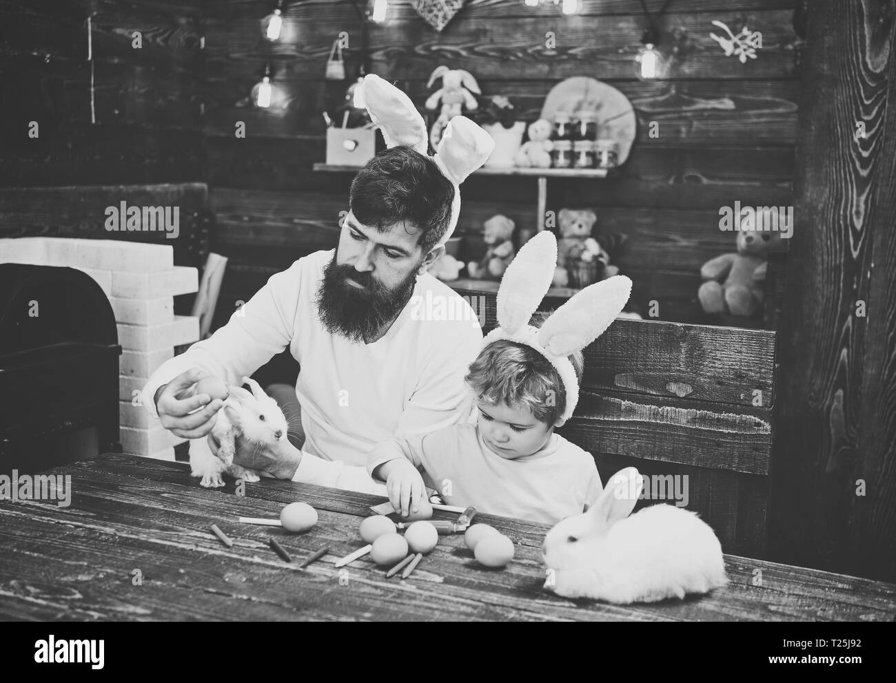 Ostern Familie mit Fake bunny Ohren. Stockfoto