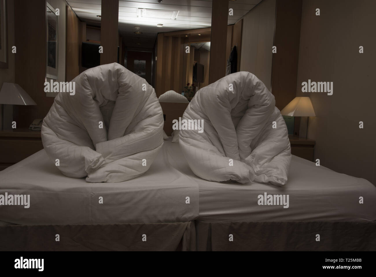 Einige Kabine Stewards Form Menschlichen Formen Die Decken