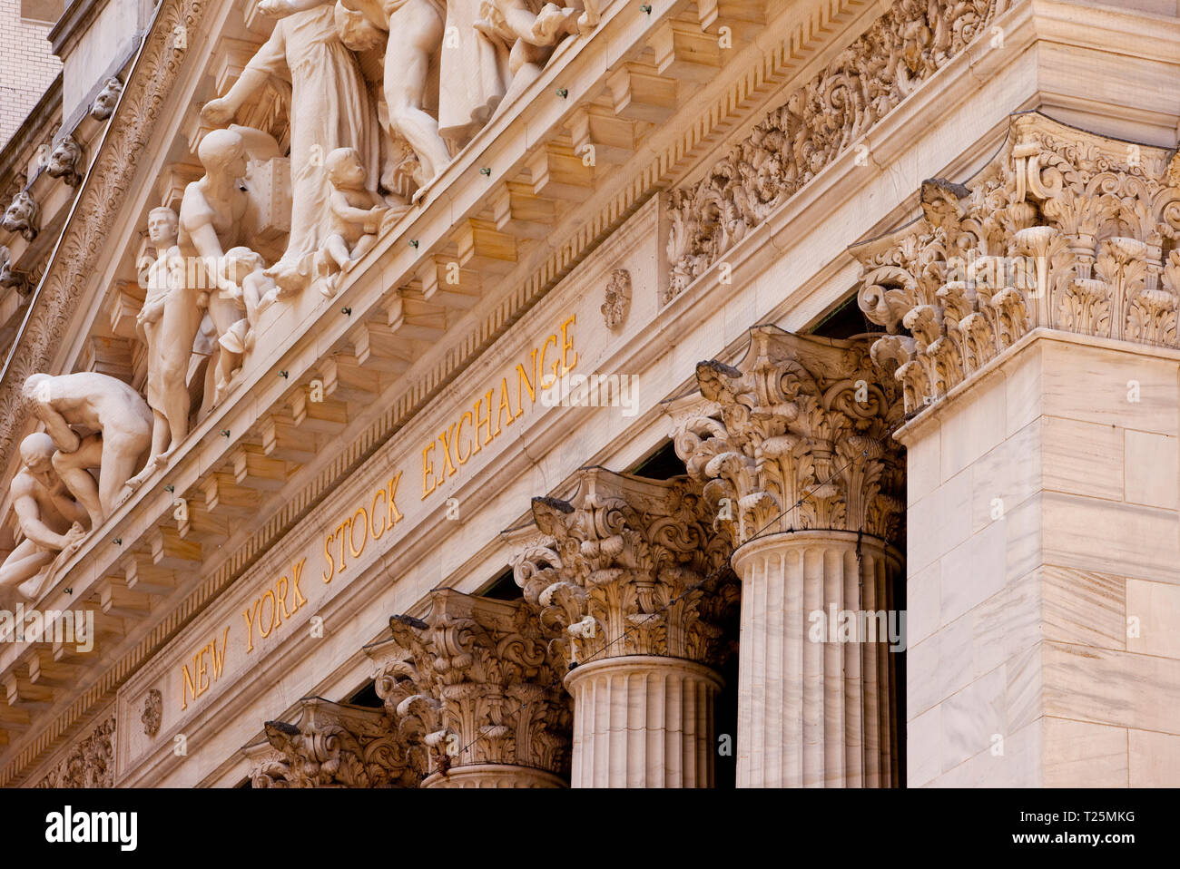 Detail auf dem New York Stock Exchange Gebäude in Lower Manhattan, New York City USA Stockfoto