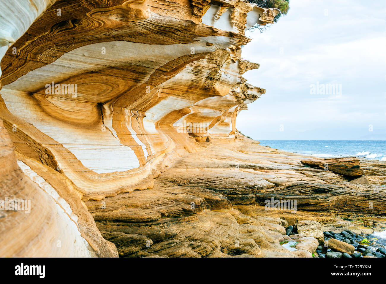 Australien, Tasmanien, Maria Island, Maria Island National Park, lackiert Klippen Stockfoto