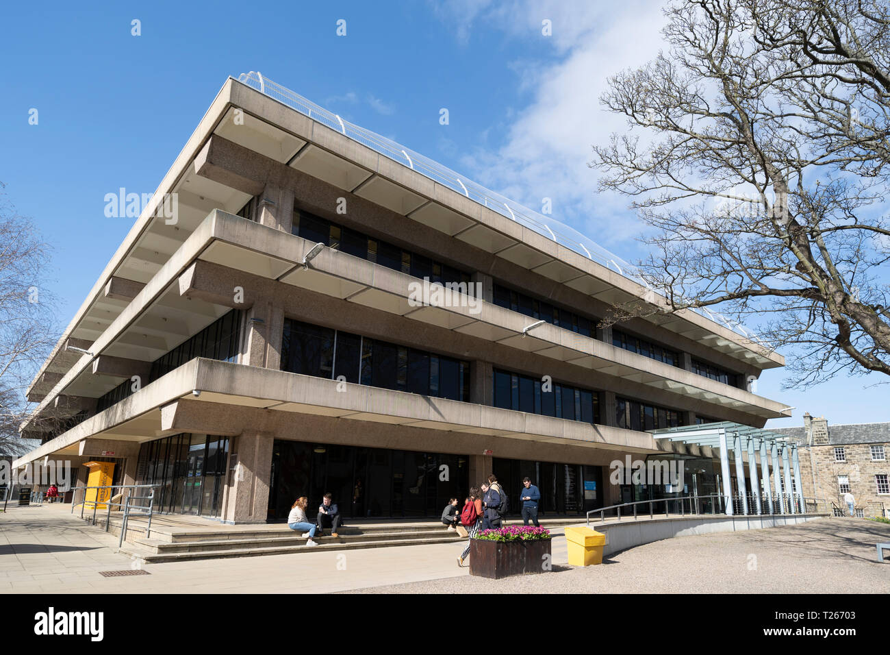 Äußere der Universitätsbibliothek St. Andrews University in St. Andrews, Fife, Schottland, Großbritannien Stockfoto