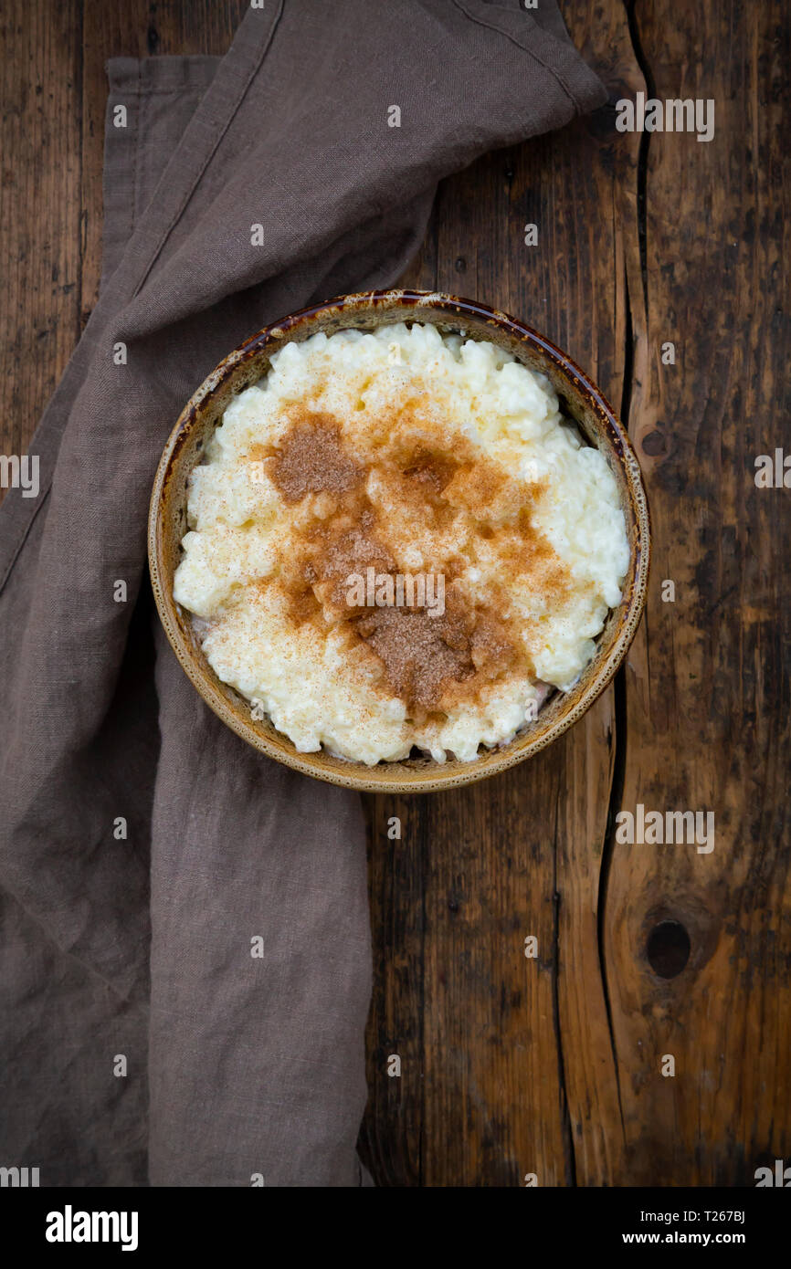 Milchreis mit Zimt Stockfoto