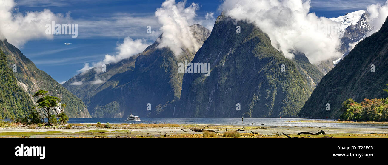 Aktivitäten am Milford Sound (Fjordland, Neuseeland) Stockfoto