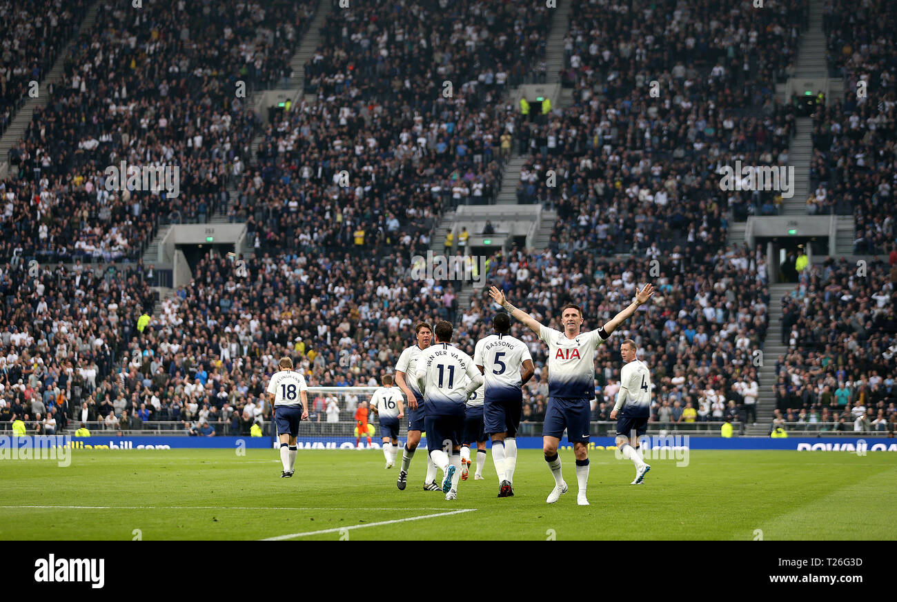 Tottenham Hotspur Robbie Keane feiert zweiten Ziel seiner Seite des Spiels zählen während die Legenden Test event Match bei Tottenham Hotspur Stadium, London. Stockfoto