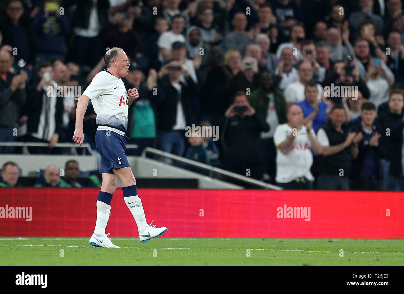 Tottenham Hotspur Paul Gascoigne nach während der legenden Test event Match bei Tottenham Hotspur Stadion, London ersetzt wird. Stockfoto