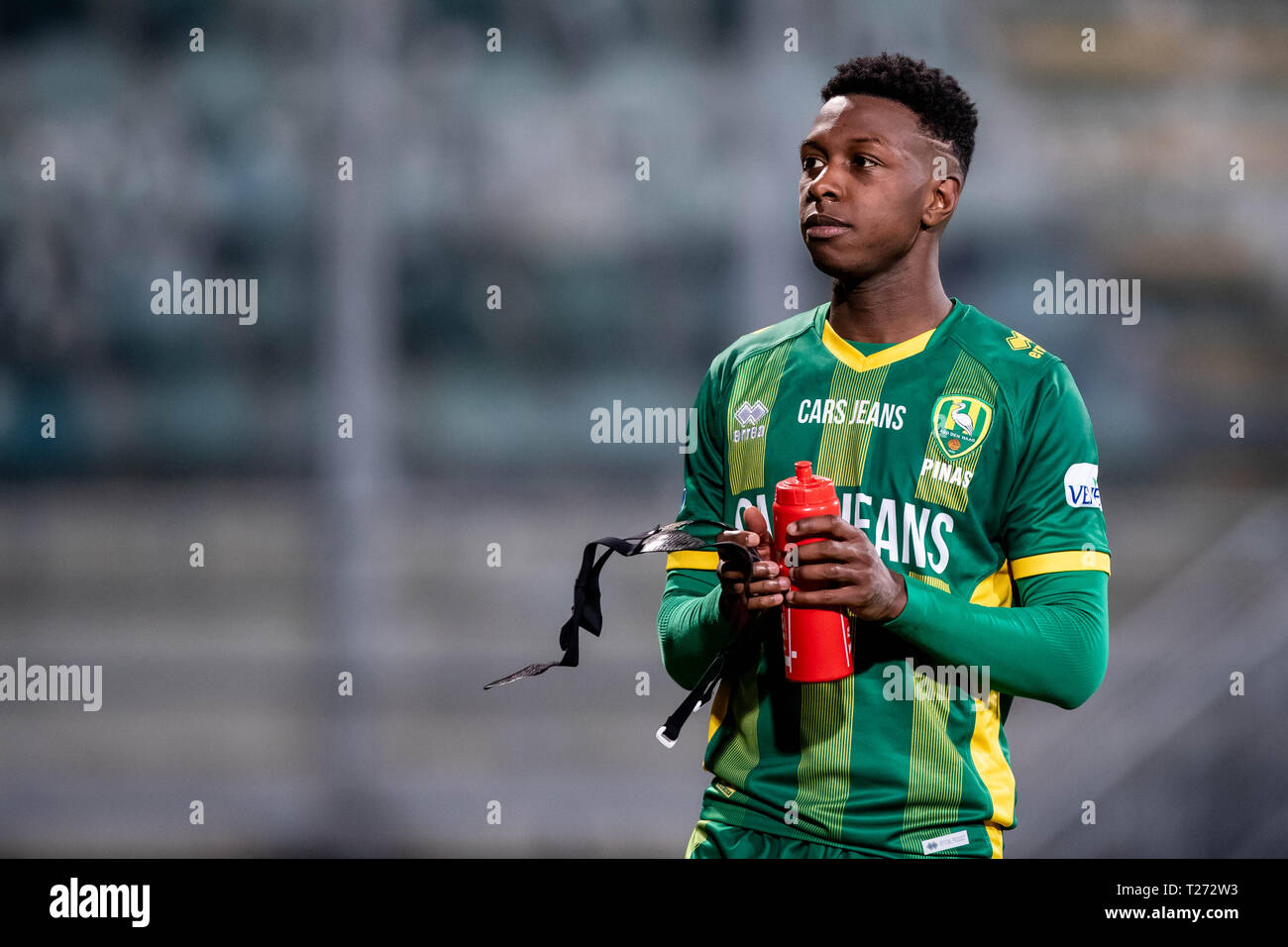 DEN HAAG - ADO - Vitesse, Fußball, Saison 2018/2019, Eredivisie, Autos Jeans Stadium, 30-03-2019, ADO Spieler Shaquille Pinas Stockfoto