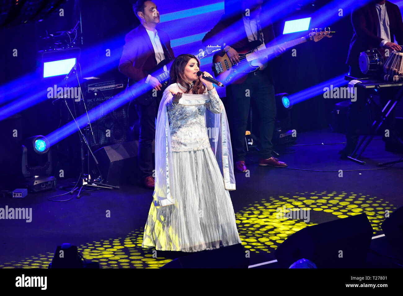 London, Großbritannien. Am 30. März 2019. Harpz Kaur Preforms bei der BritAsiaTV präsentiert Kuflink Punjabi Film Awards 2019 im Grosvenor House, Park Lane, London, Vereinigtes Königreich. 30. März 2019 Bild Capital/Alamy leben Nachrichten Stockfoto