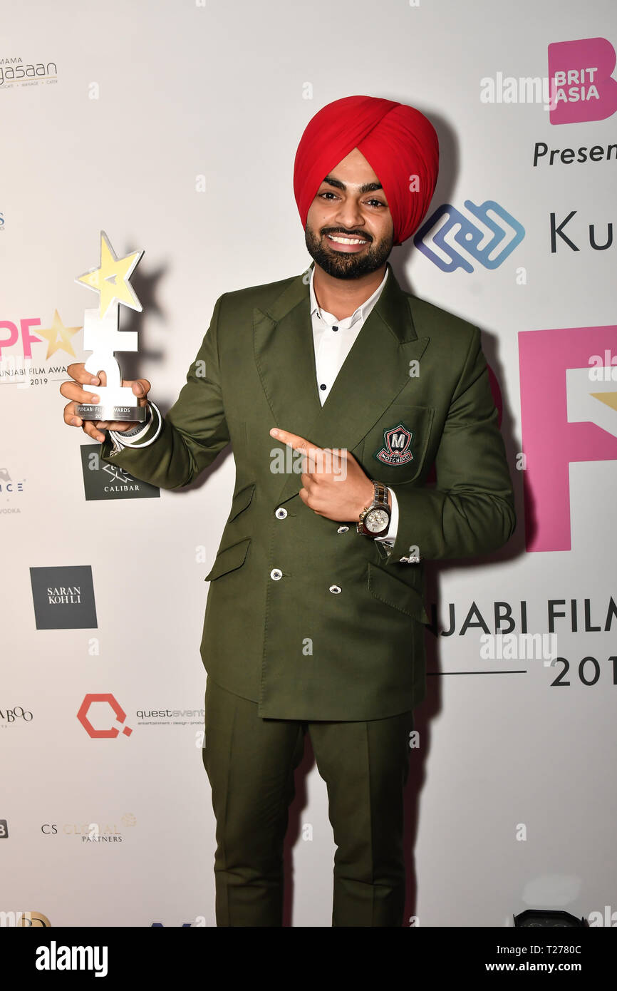 London, Großbritannien. Am 30. März 2019. Jordan Sandhu erhalten eine Auszeichnung bei den BritAsiaTV präsentiert Kuflink Punjabi Film Awards 2019 im Grosvenor House, Park Lane, London, Vereinigtes Königreich. 30. März 2019 Bild Capital/Alamy leben Nachrichten Stockfoto