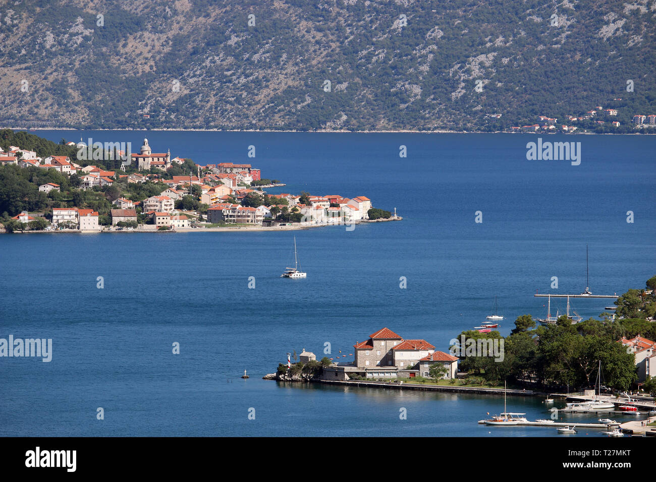 Die Bucht von Kotor Montenegro Landschaft im Sommer Stockfoto