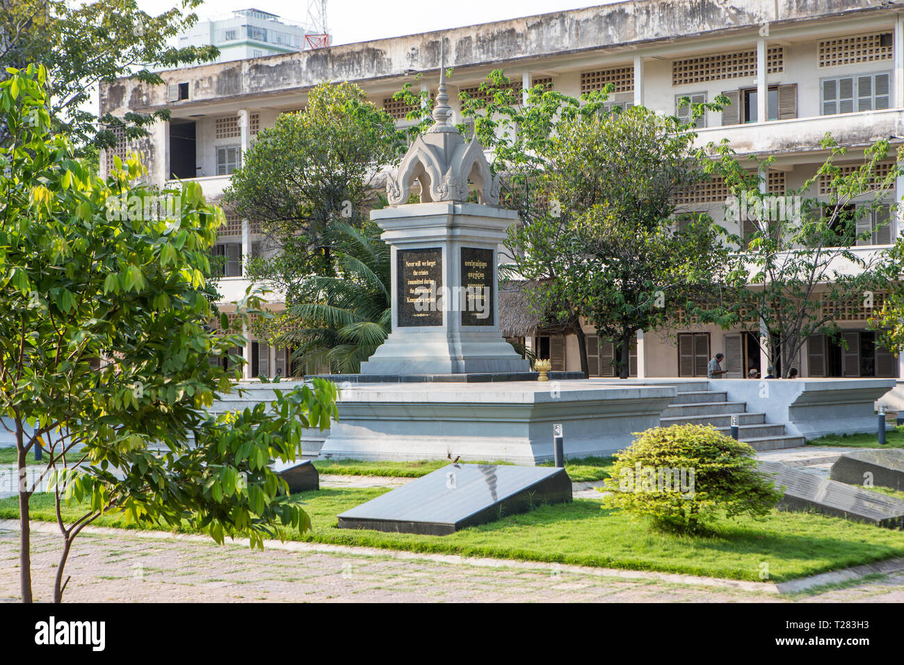 Ein Denkmal an der S21 Tuol Sleng Genozidmuseum, Phnom Penh, Kambodscha. Stockfoto