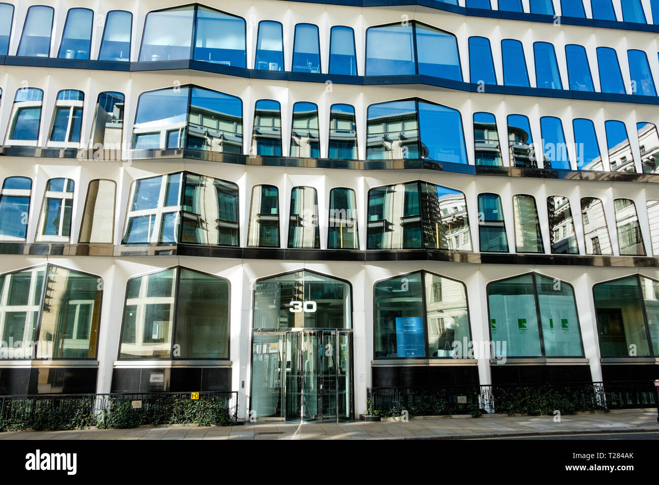 Modernes Bürogebäude, 30 Cannon Street, Mansion House, London Stockfoto