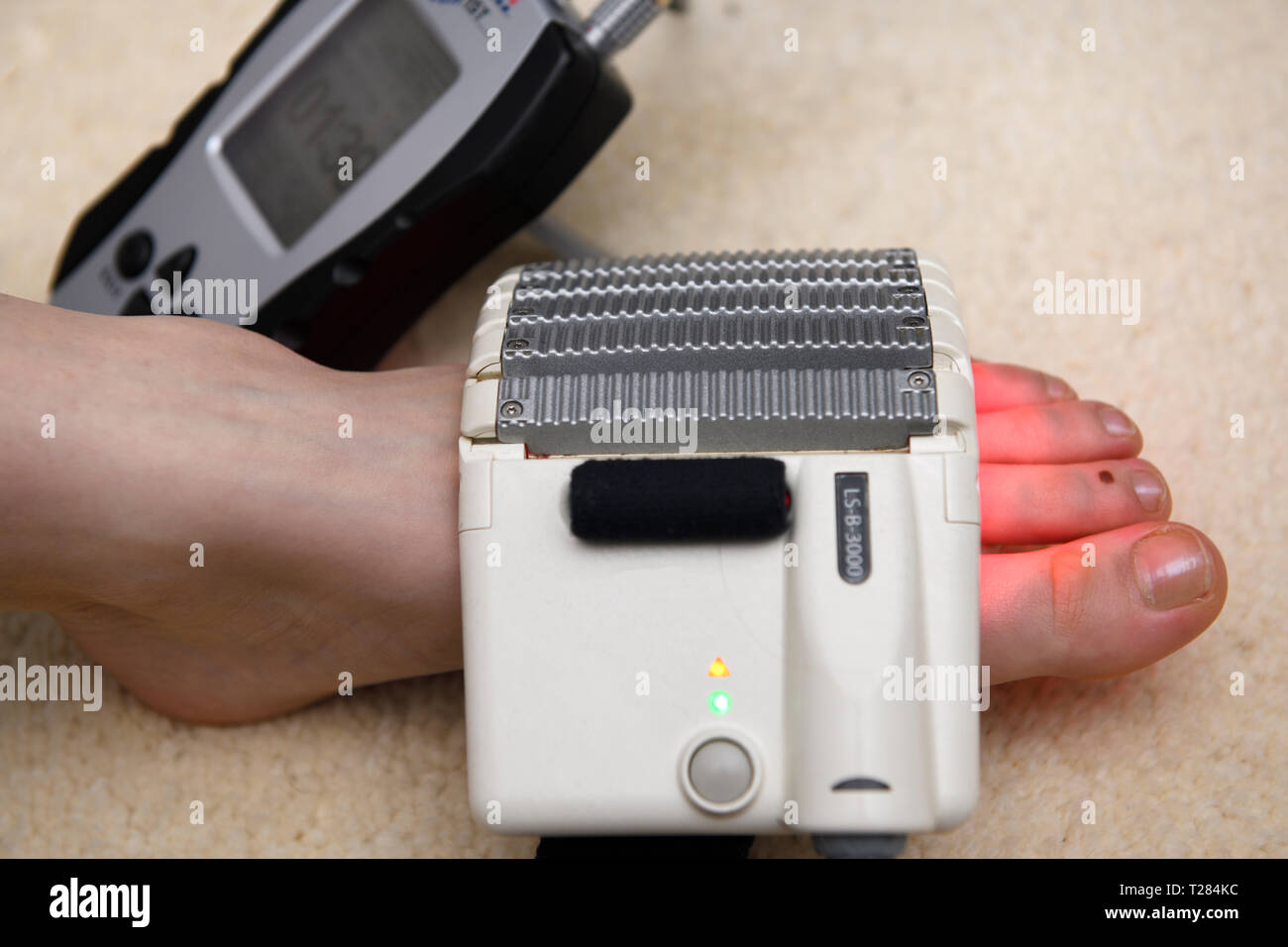 Kalte Laser LED-Array pad Behandlung für Fuß-Therapie und Heilung Stockfoto