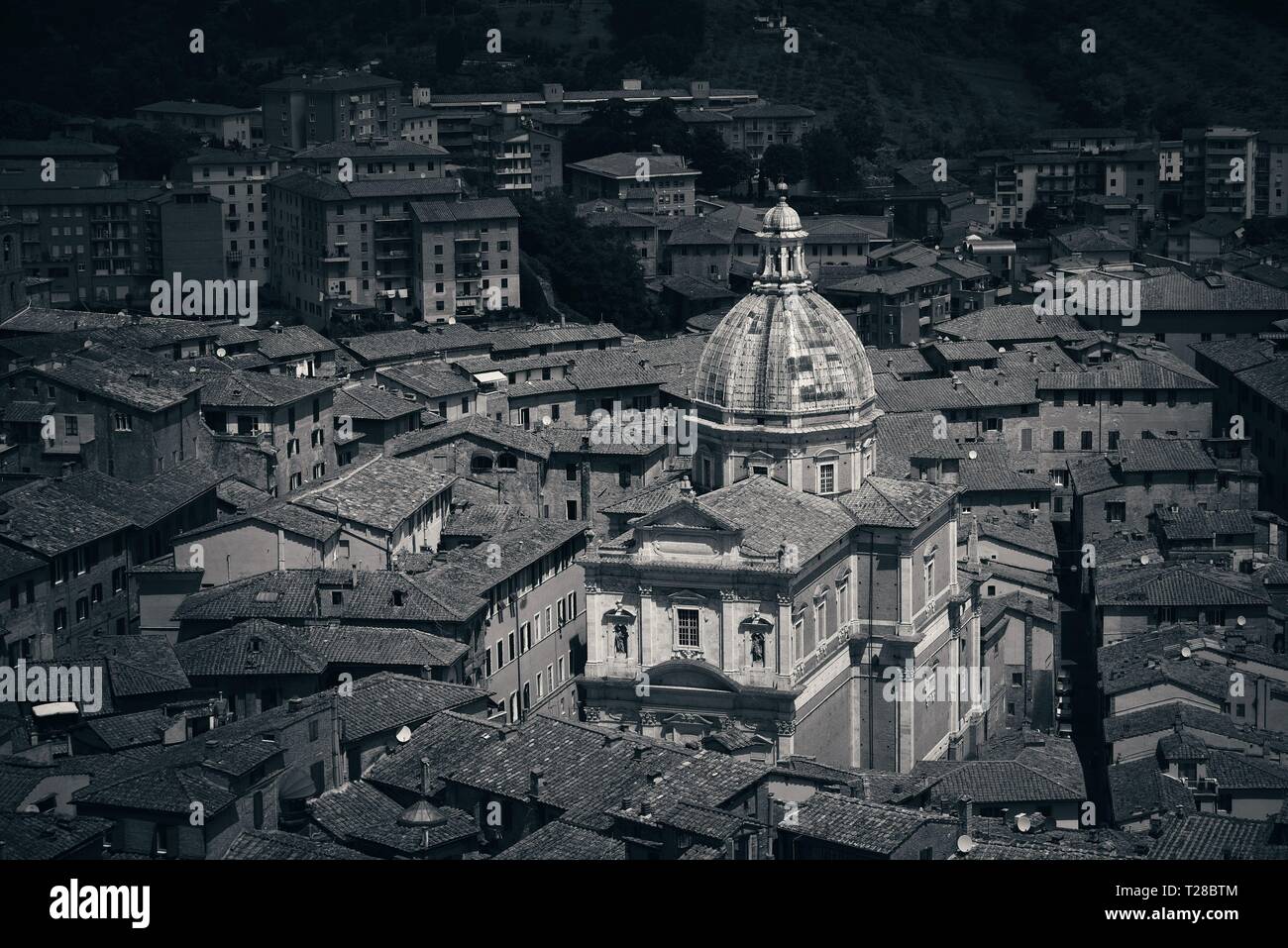 Kirche von Santa Maria di Provenzano in alten mittelalterlichen Stadt Siena in Italien von oben gesehen Stockfoto