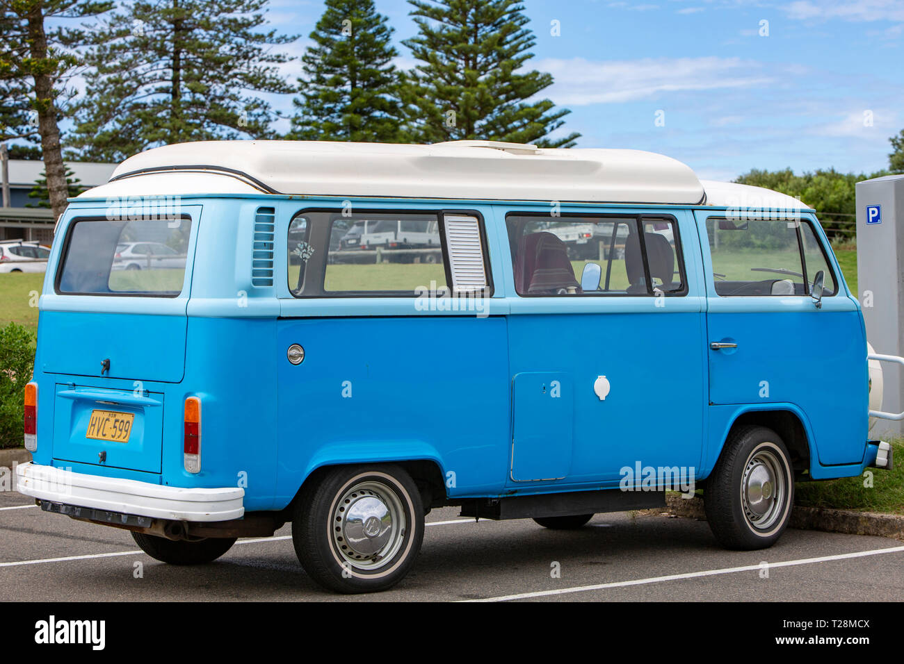 Classic Volkswagen Wohnmobil kombi Van in der Nähe von Sydney Strand geparkt, Australien Stockfoto