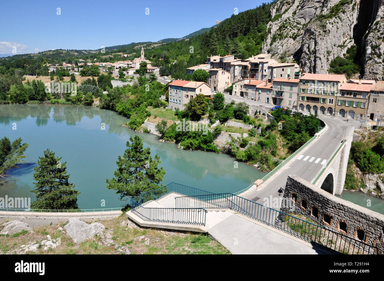 Anzeigen von sisteron Dorf Stockfoto