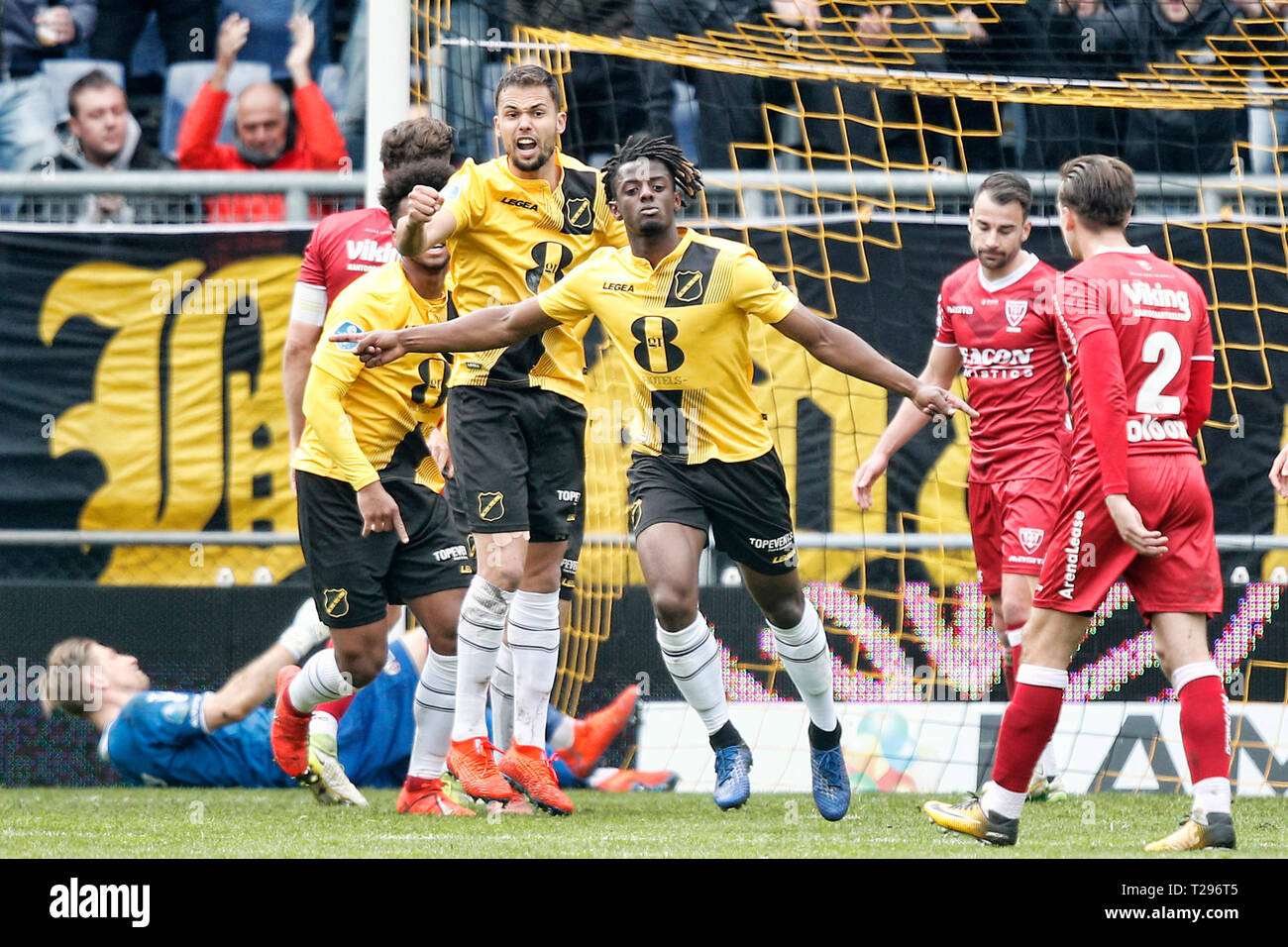 BREDA, 31-03-2019 Fußball, niederländischen Eredivisie Saison 2018 - 2019, Rat Verlegh Stadium, NAC player Greg Leigh Kerben 1-1 während des Spiels NAC Breda - VVV Venlo. Stockfoto