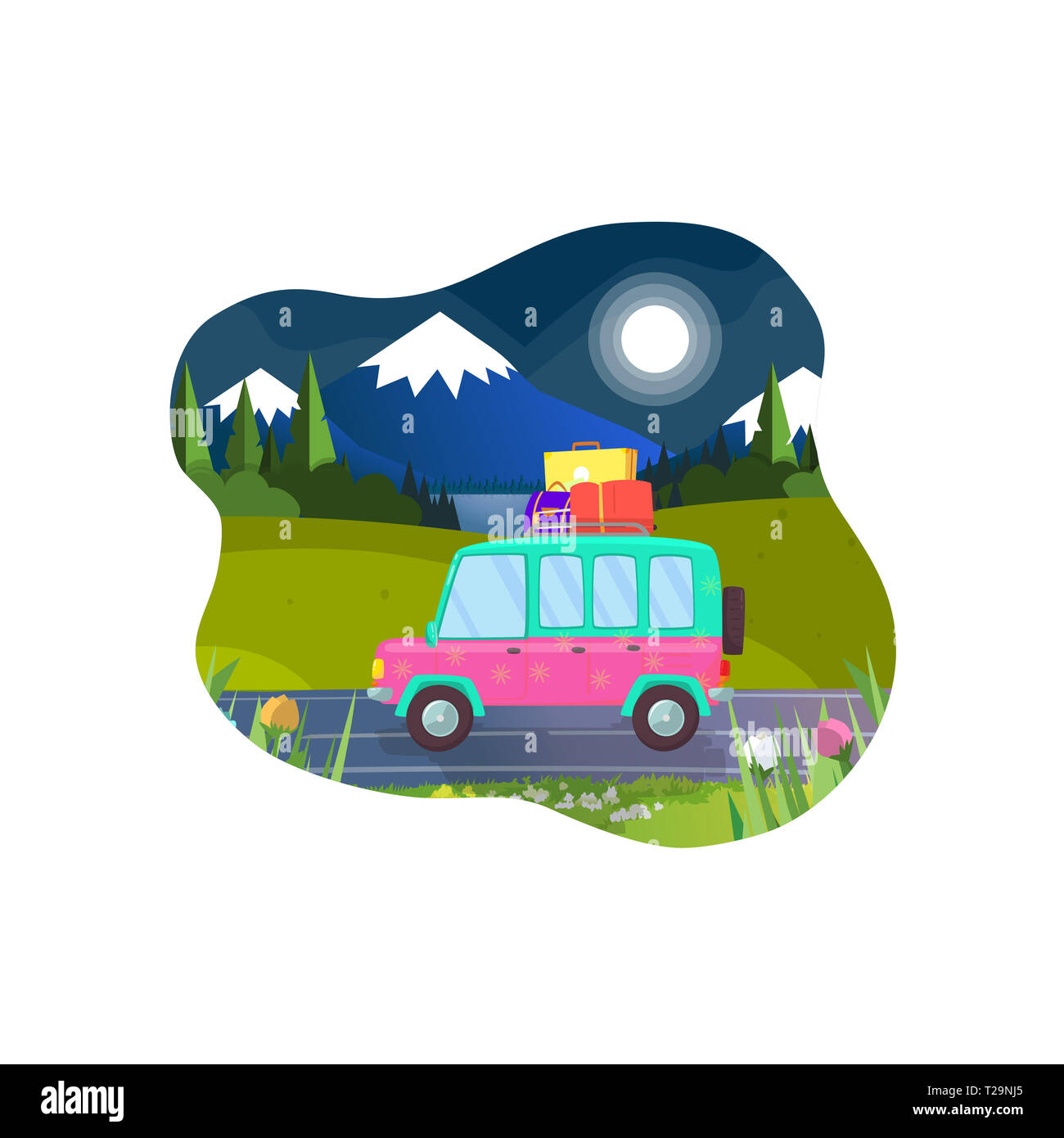 Auto mit Gepäck auf dem Dach bereit für Urlaub und Camping. Limousine Fahren entlang der Berge Landschaft in der Nacht. Der Mond scheint. Freunde oder Fa Stockfoto