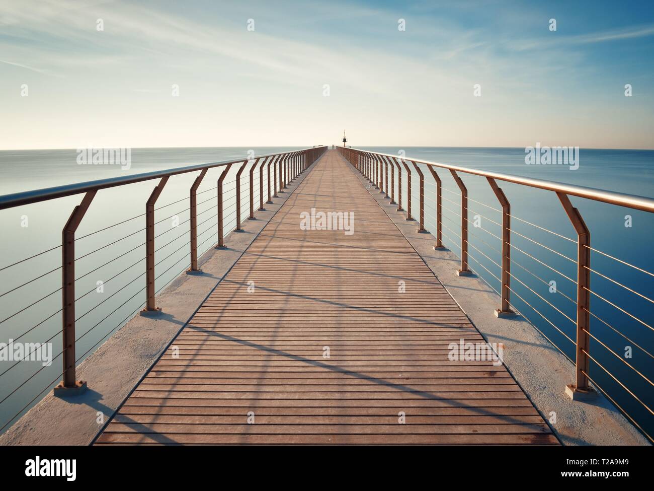 Pont Del Petroli bei Sonnenaufgang in Barcelona in Spanien Stockfoto