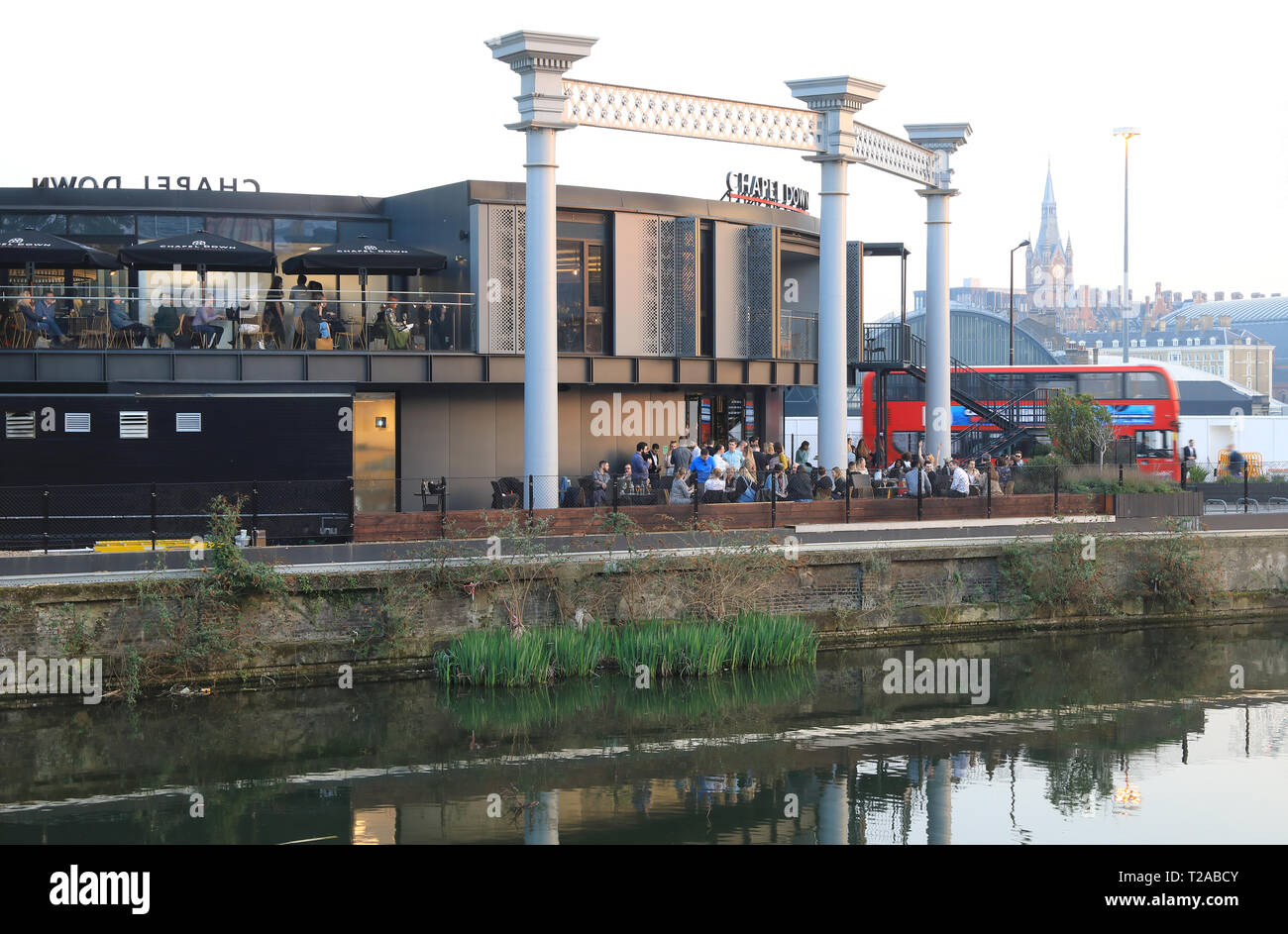 Chapel Down Gin Werke & Restaurant auf Regents Canal, hinter Kings Cross&St Pancras International in London, Großbritannien Stockfoto