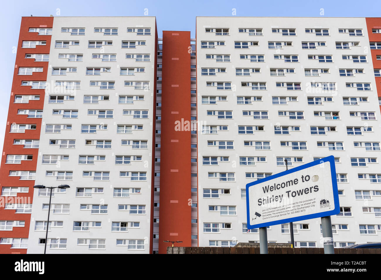 Shirley Türme zu einem Wohngebiet Rat konkrete Hochhaus im Besitz 2019, Shirley District Council Estate, Southampton, England, Großbritannien Stockfoto