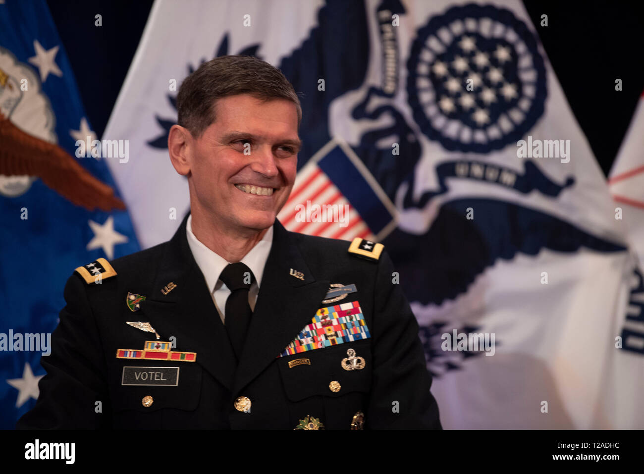 Der scheidende Kommandeur des US Central Command, General Joseph L. Votel, lächelt während seiner Pensionierung Zeremonie an der Macdill Air Force Base, 29. März 2019 in Tampa, Florida. Votel im Ruhestand nach 39 Jahren Militärdienst. Stockfoto