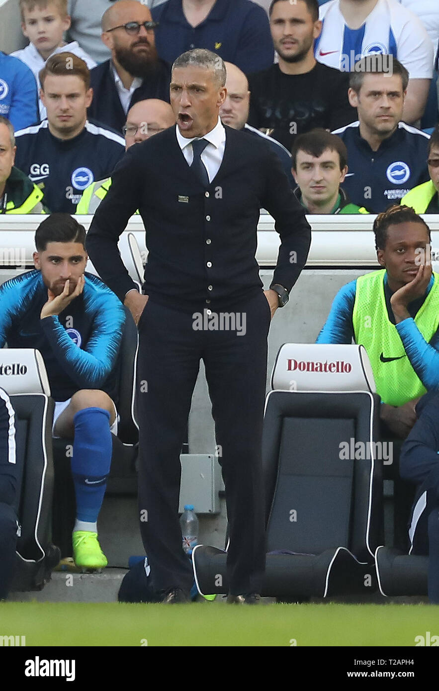 Von Brighton Manager Chris Hughton Gesten zu seinen Spielern während der Englischen Premier League Match zwischen Brighton und Hove Albion Southampton an der Amex Stadion in Brighton. 30. März 2019 Foto James Boardman/Tele Bilder Redaktion nur verwenden. Keine Verwendung mit nicht autorisierten Audio-, Video-, Daten-, Spielpläne, Verein/liga Logos oder "live" Dienstleistungen. On-line-in-Match mit 120 Bildern beschränkt, kein Video-Emulation. Keine Verwendung in Wetten, Spiele oder einzelne Verein/Liga/player Publikationen. Stockfoto