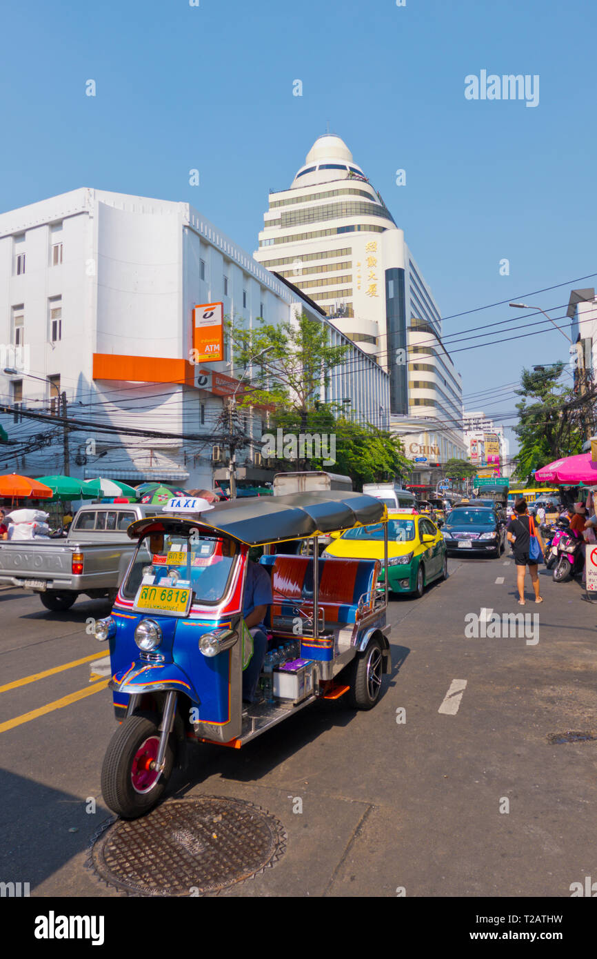 Ratchawong Road, an der Ecke der Yaowarat Road, Chinatown, Bangkok, Thailand Stockfoto