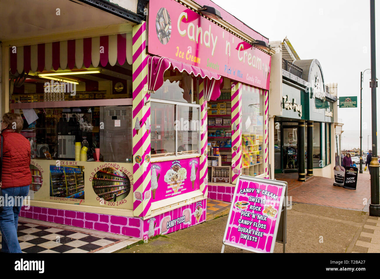 Hunstanton, England. 23. März 2019. Candy und Sahne - eine beliebte und Süßwaren händler in Hunstanton, direkt am Meer. Stockfoto
