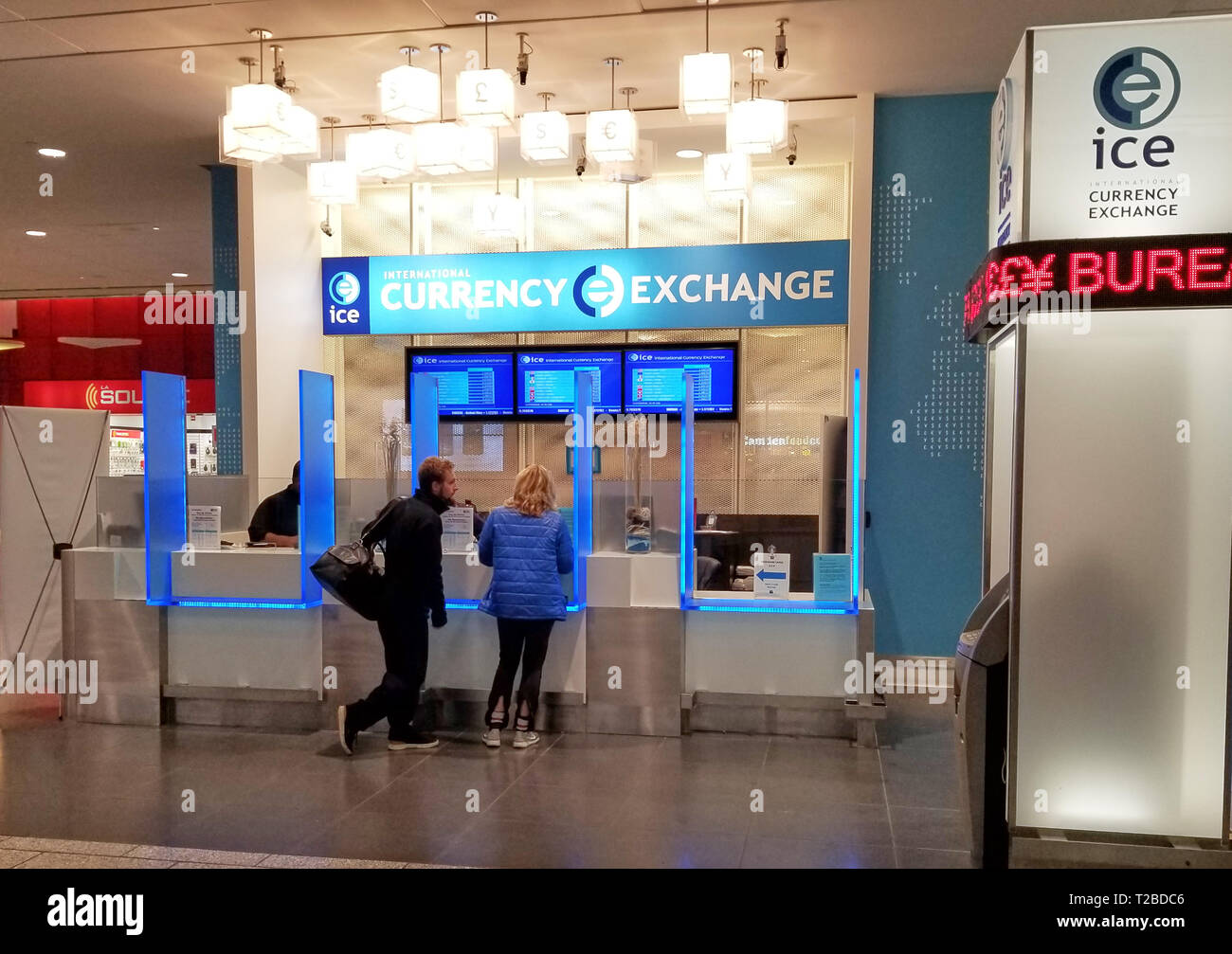 MONTREAL, 10. JANUAR 2019: EIS Wechselstube am Flughafen. Intercontinental Exchange, Inc. ist ein amerikanisches Netzwerk von Börsen und Clearing Stockfoto