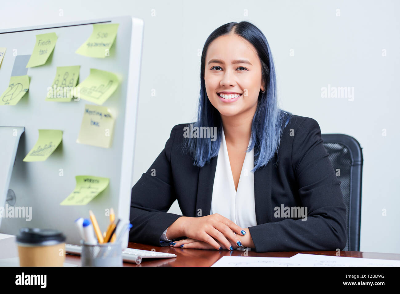 Lächelnde junge Unternehmer Stockfoto