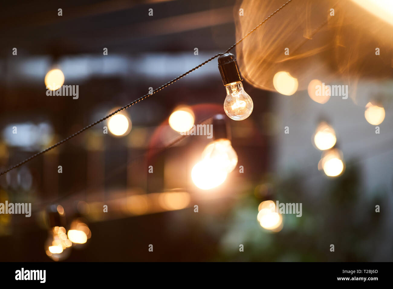 Glühbirnen als Element der Inneneinrichtung Stockfoto