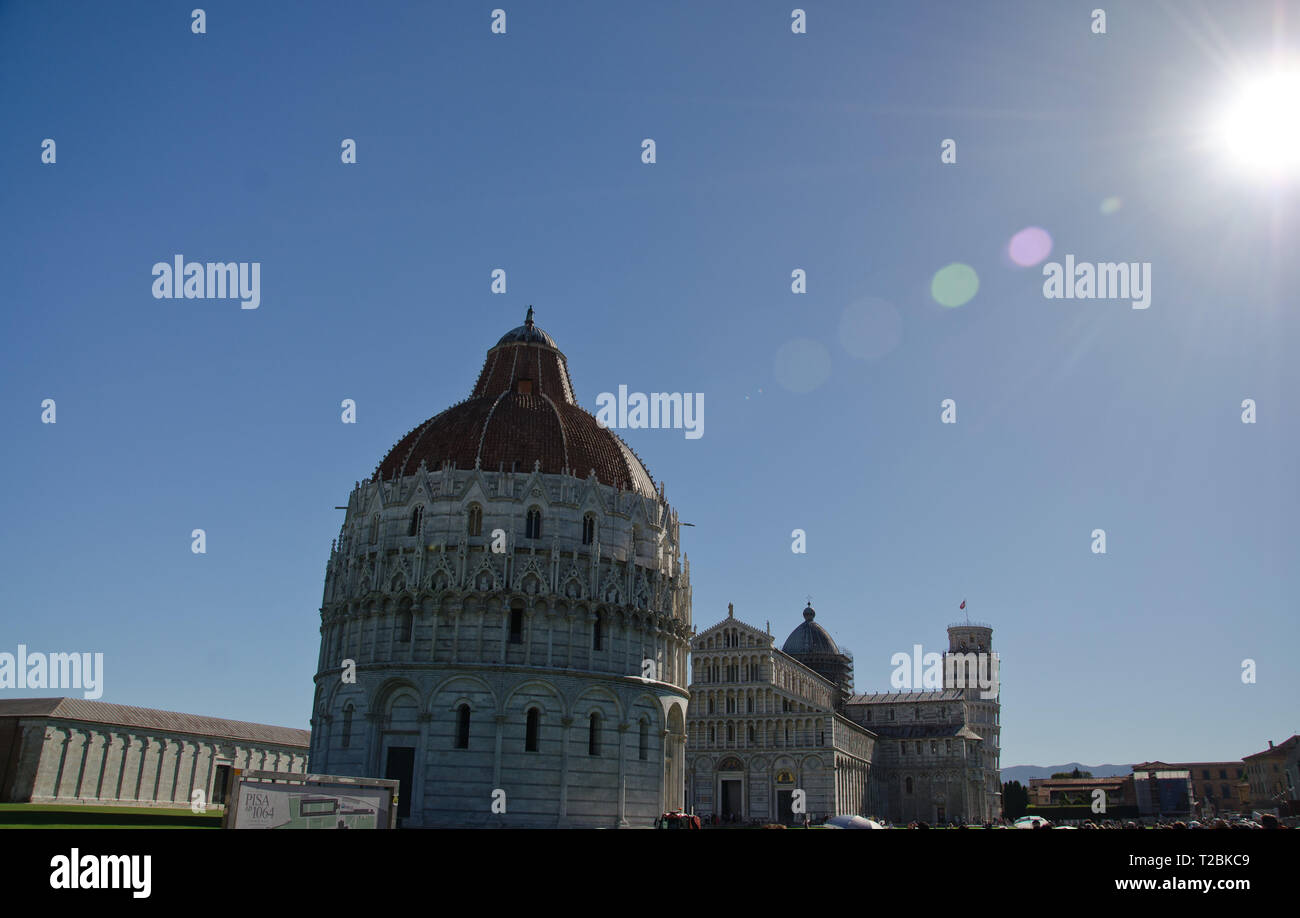 Die Sehenswürdigkeiten von Pisa in den Platz der Wunder: der Turm, der Dom und das Baptisterium Stockfoto