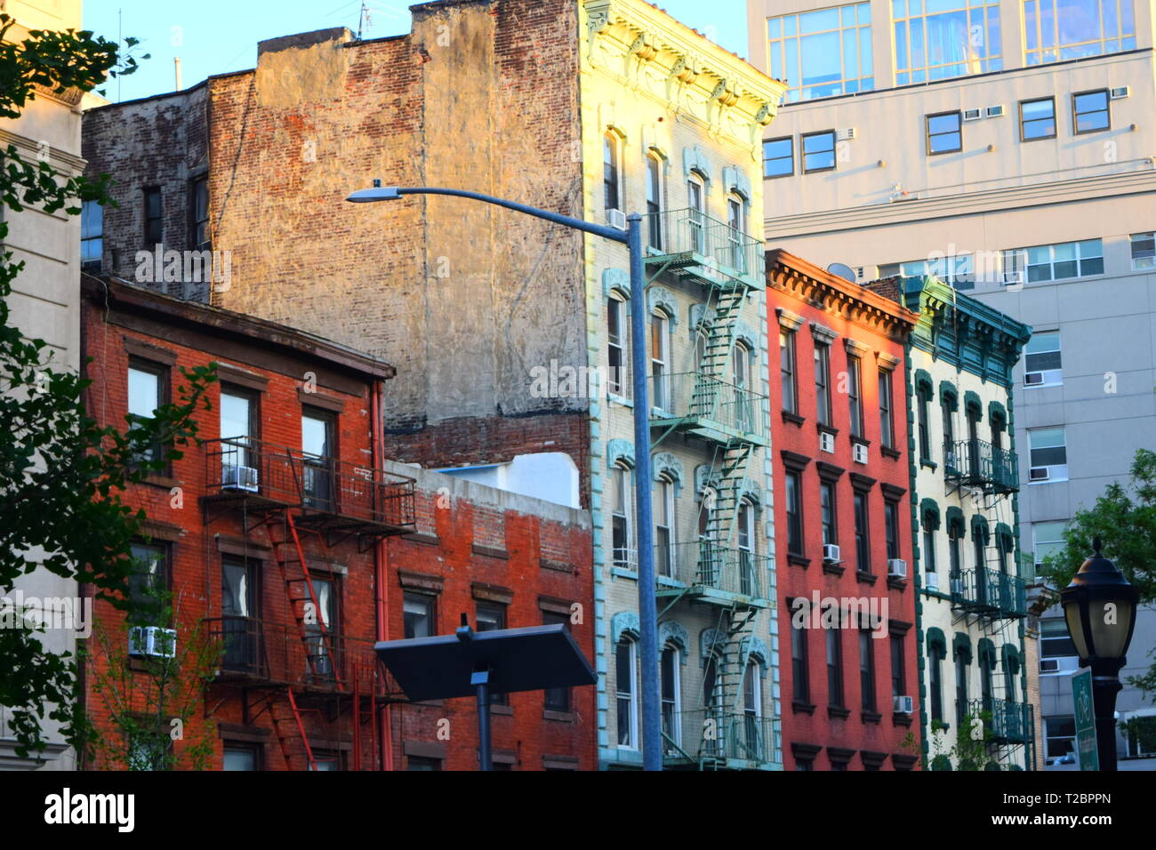 New York City - alten Mietshaus Gebäude in Italien wenig 2018 Stockfoto